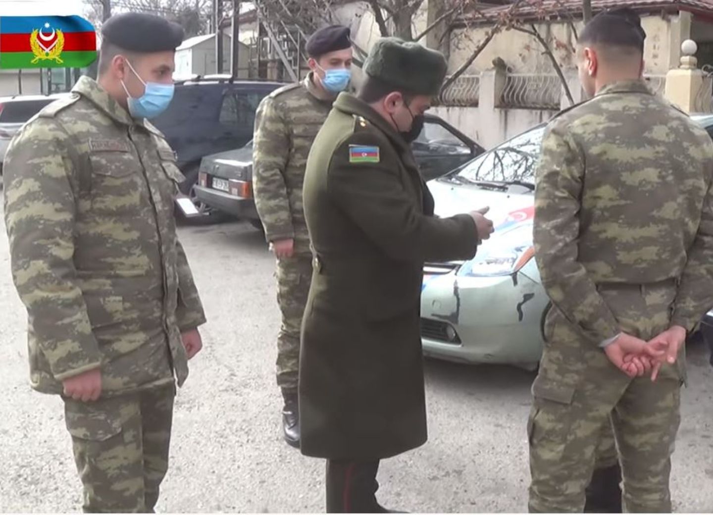 В Баку выявляют лиц, незаконно носящих военную форму - ВИДЕО