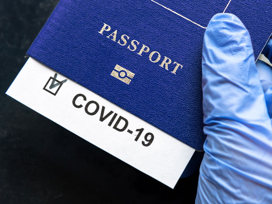 Путешествовать по ЕС разрешат только привитым от COVID-19: Обсуждается введение паспортов для вакцинированных