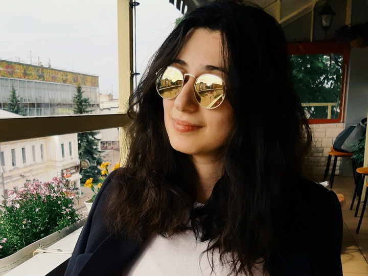«Приехала бы воевать.., продажная тварь»: Реакция армян на призыв Лауры Аброян к реваншу − ФОТО