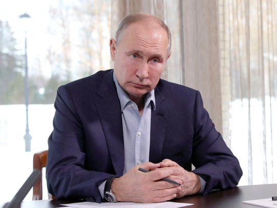 Путин ответил на вопросы о «дворце» в Геленджике: «Скучно, девочки»