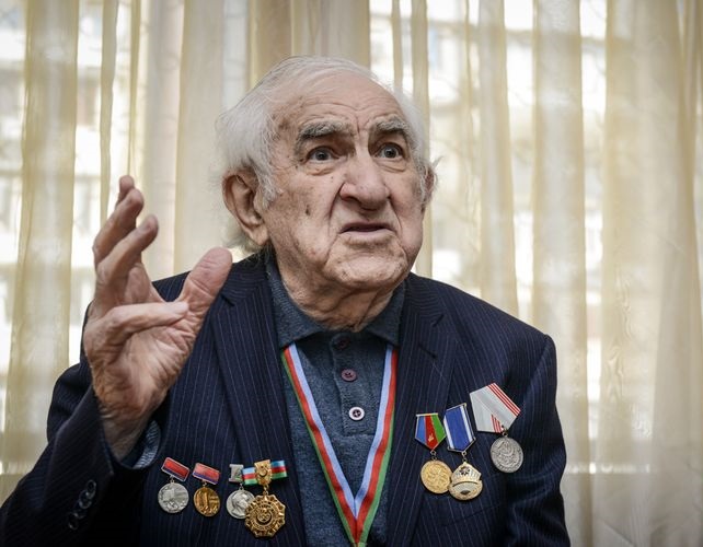 Tofiq Bakıxanov “Şərəf” ordeni ilə təltif edilib