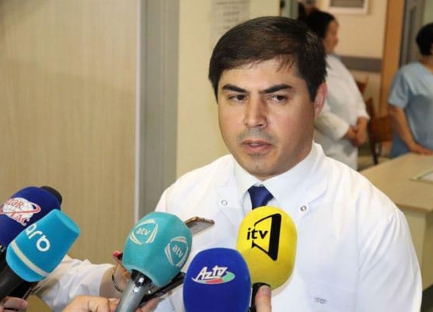 Директор азербайджанской больницы присваивал часть зарплаты медперсонала - ФОТО