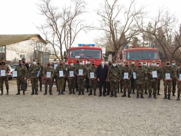 Награждены пожарные МЧС, несущие службу в прифронтовых и освобожденных районах - ФОТО