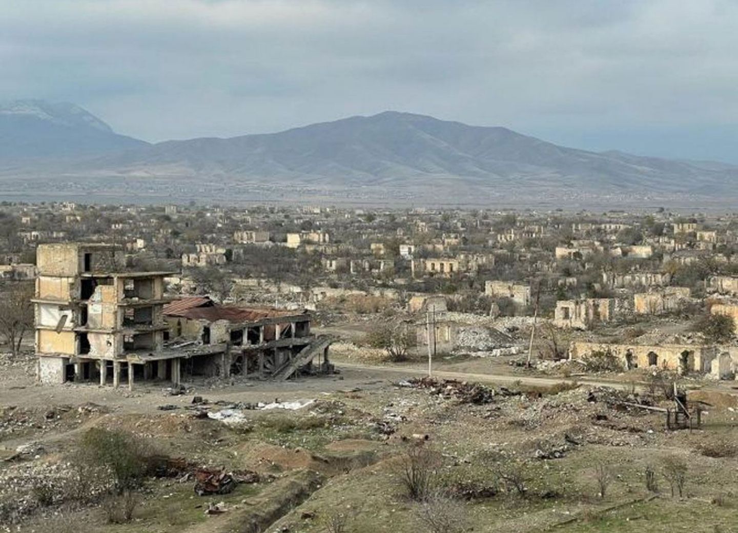 Агдам фото. Агдам (Нагорный Карабах). Агдам город призрак. Агдам город в Азербайджане.