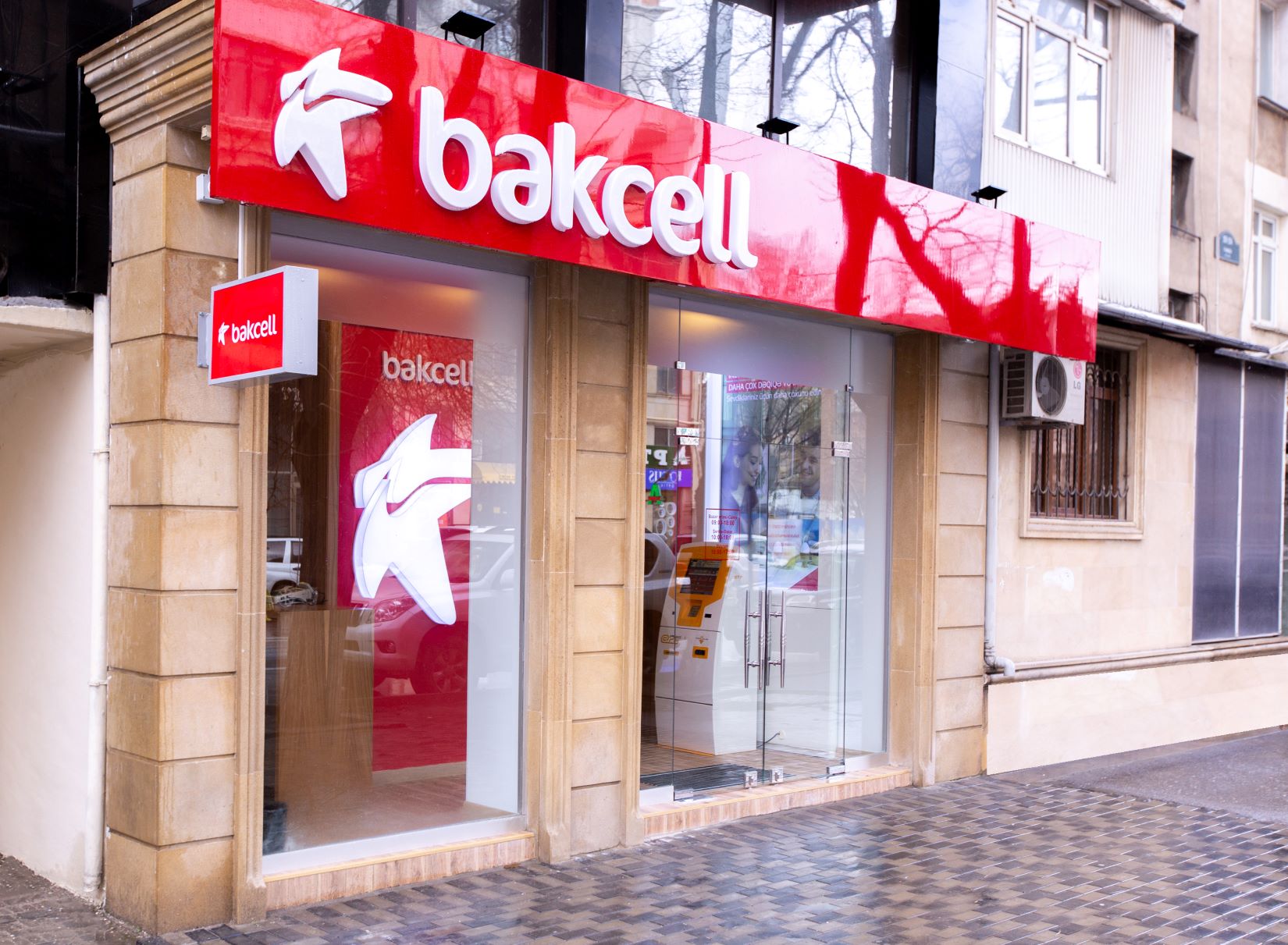 Bakcell Bakıda yeni konsept mağazasını təqdim etdi - FOTO