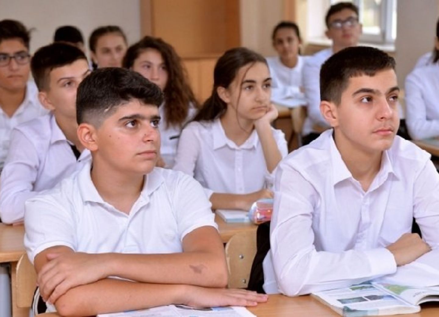 Поэтапно восстанавливается обучение в школах и в университетах Азербайджана, открываются детсады