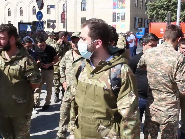 В Армении главы ряда общин за деньги освобождали резервистов от мобилизации