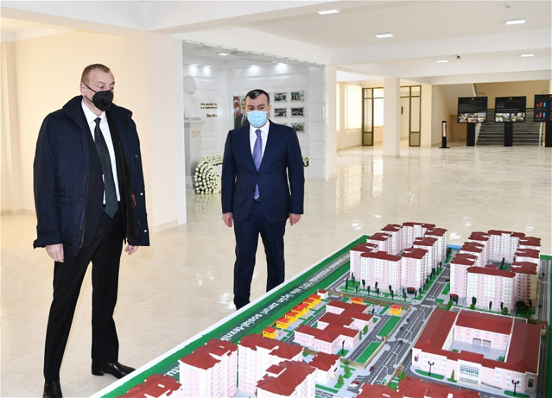 Ильхам Алиев принял участие в церемонии предоставления квартир семьям шехидов и инвалидам войны - ФОТО - ВИДЕО