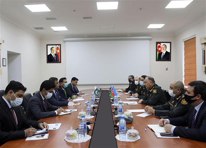 В Баку обсудили привлечение пакистанских военных к разминированию освобожденных территорий