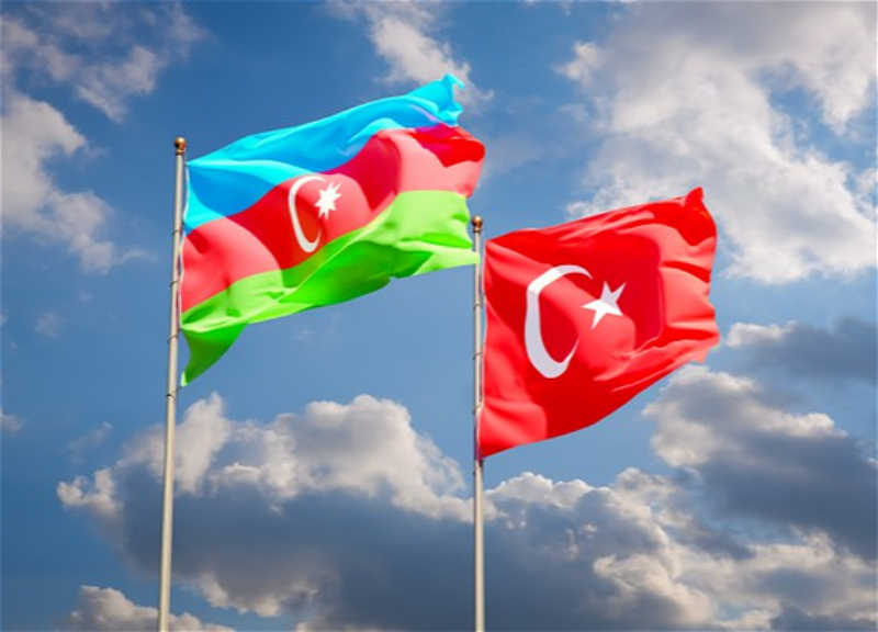 Азербайджан заключил новые контракты на закупку вооружения в Турции