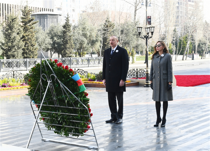 Ильхам Алиев и Мехрибан Алиева почтили память жертв Ходжалинского геноцида - ФОТО - ВИДЕО
