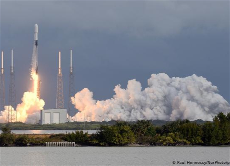SpaceX в последнюю минуту отменила запуск ракеты с интернет-спутниками