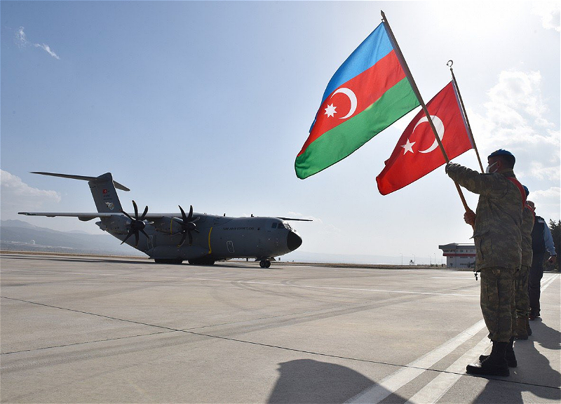 Азербайджанские солдаты прибыли в Турцию для участия в учениях - ФОТО