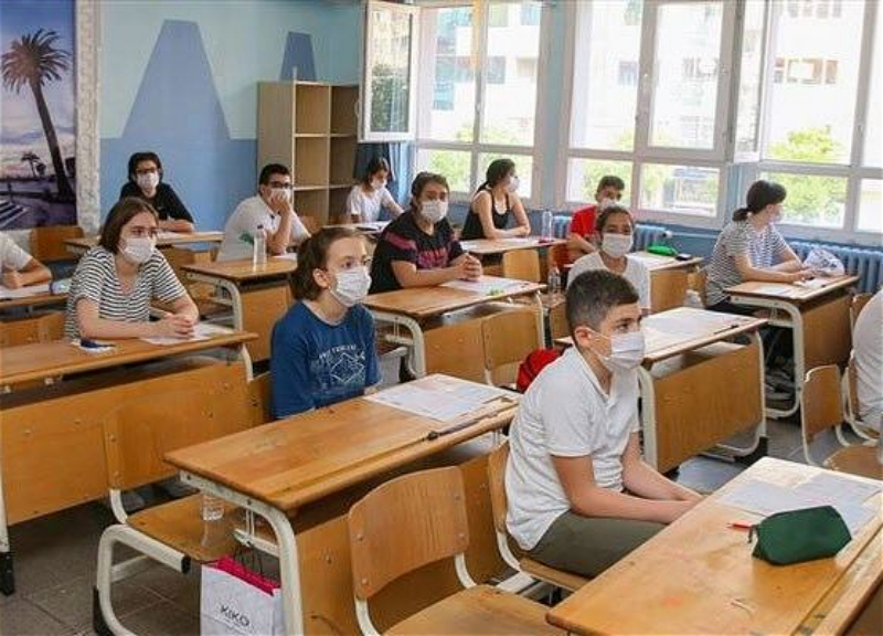 В Баку более 1000 родителей отказались отправлять своих детей в школы