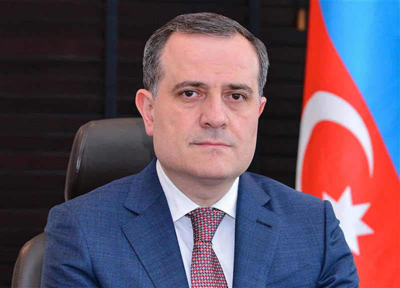 Глава МИД Азербайджана поздравил ректора Университета АДА