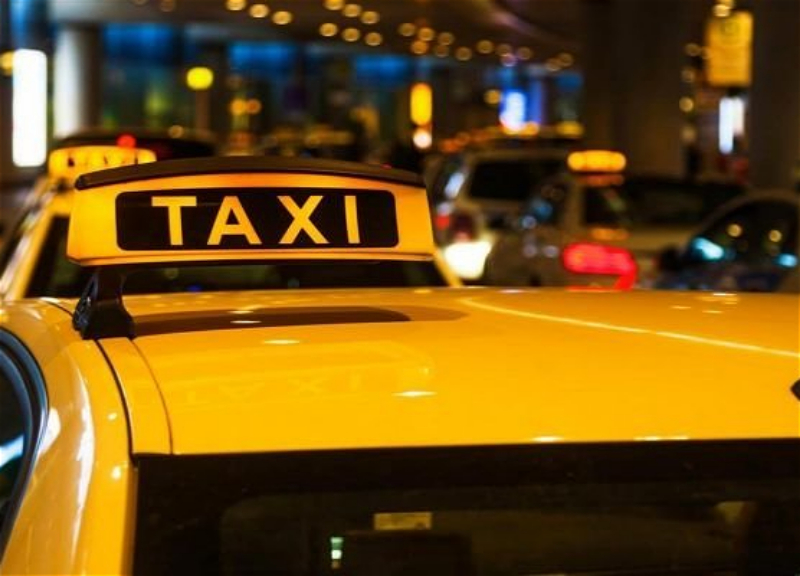 Пользуясь закрытием метро и отсутствием автобусов, бакинские таксисты резко подняли цены - ВИДЕО