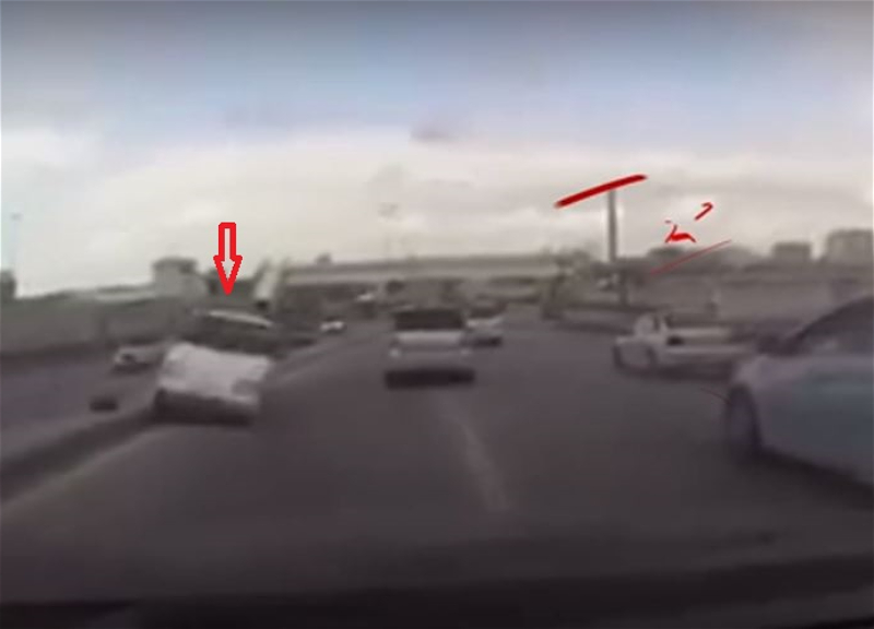 В Баку водитель чудом избежал смертельного тарана со «встречки» - ВИДЕО