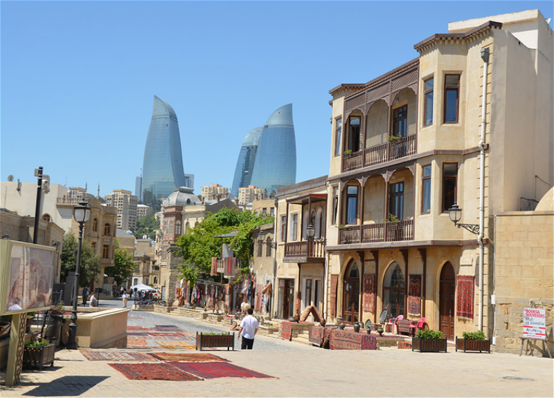 Воздух в Баку прогреется до 17 градусов