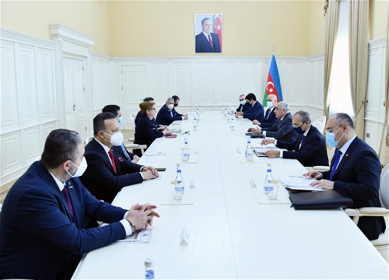 Азербайджан и Турция обсуждают перспективы расширения торгово-экономических отношений