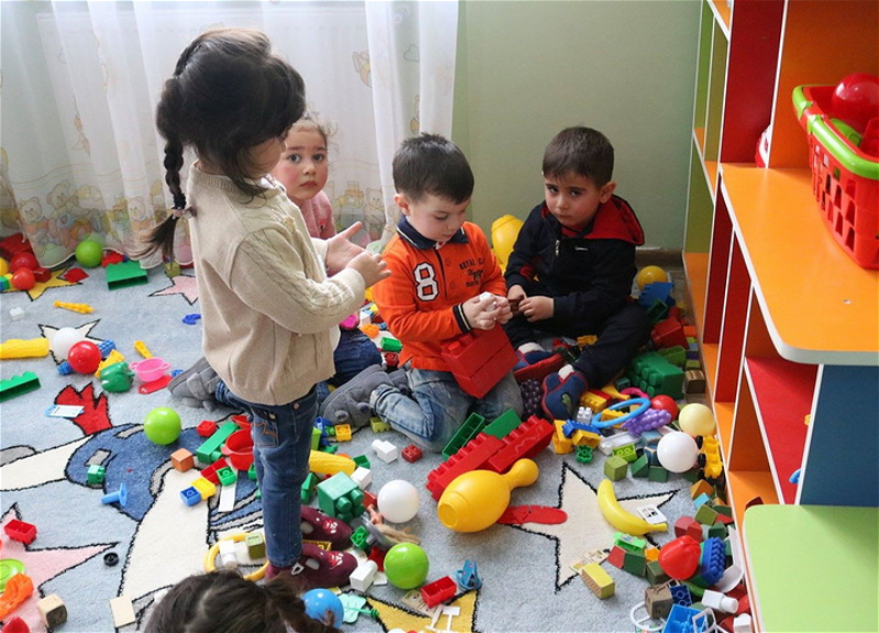 Исполнительная власть Баку: В детсадах наблюдается высокая плотность детей