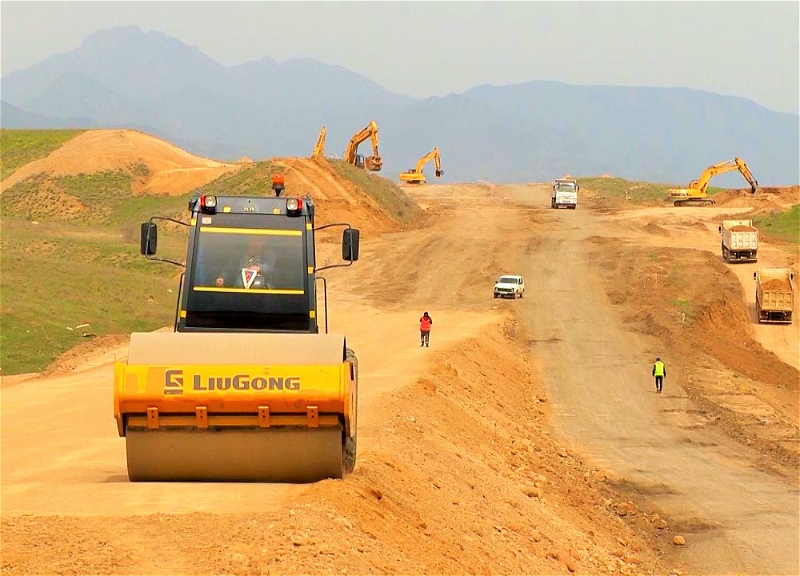 Азербайджан строит новую масштабную дорогу в Карабахе - ФОТО