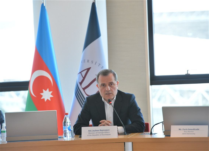 Глава МИД Азербайджана принял участие в круглом столе, организованном Университетом АДА - ФОТО