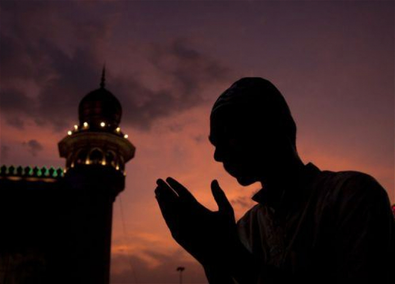 В странах Персидского залива отложили начало Рамадана