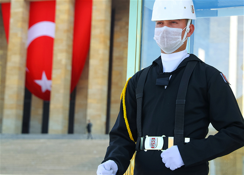 В Турции ужесточают карантин на две недели
