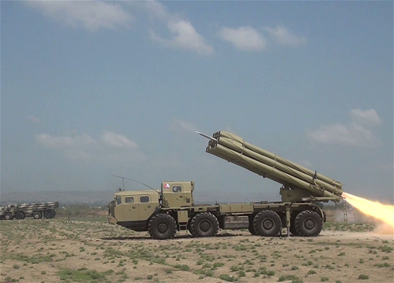 Проводятся тактические учения ракетно-артиллерийских батарей с боевыми стрельбами - ФОТО - ВИДЕО