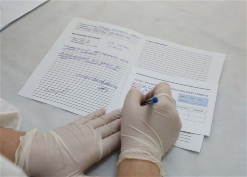В Азербайджане врачи за деньги оформляли больным справки о вакцинации