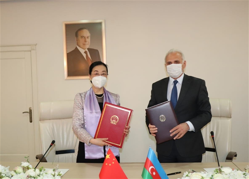 Китай безвозмездно передал Азербайджану 150 тыс. доз вакцины от коронавируса - ФОТО