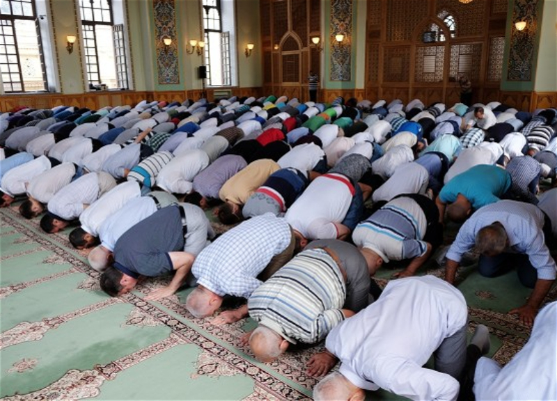 В этом году праздник Рамазан снова пройдет без коллективного намаза
