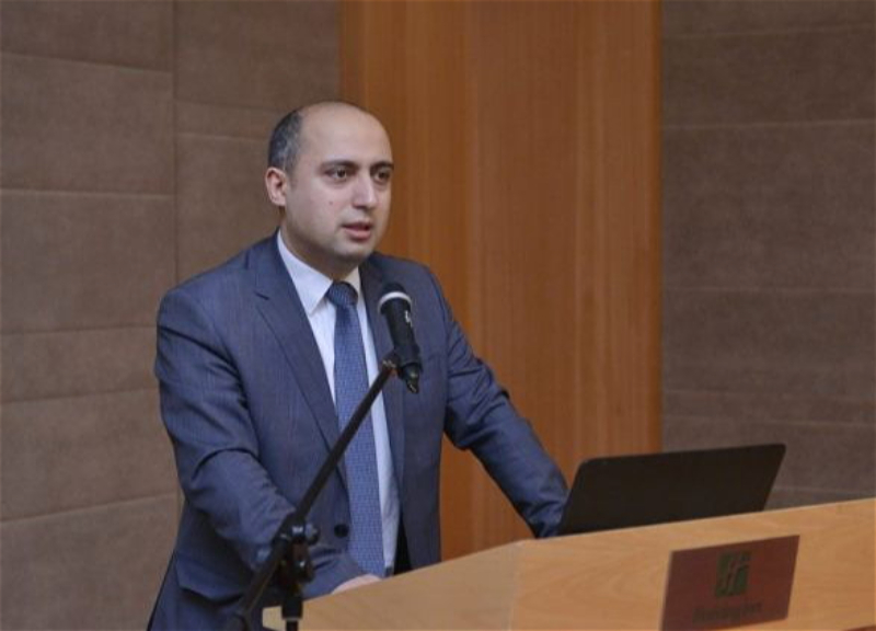 Эмин Амруллаев: Надеемся, что 15 сентября возобновится традиционное обучение в школах