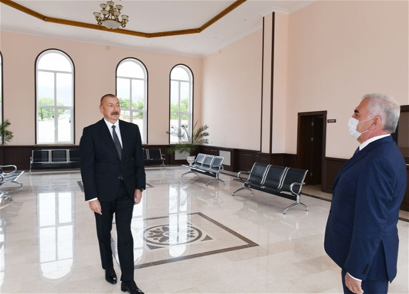 Ильхам Алиев ознакомился с работами на железнодорожной станции Ордубад - ФОТО