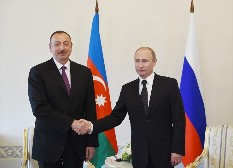 Владимир Путин позвонил президенту Азербайджана Ильхаму Алиеву
