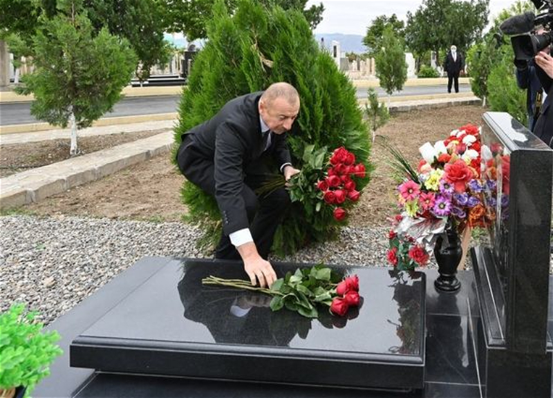 В Нахчыване Президент Ильхам Алиев посетил могилы шехидов Отечественной войны - ФОТО