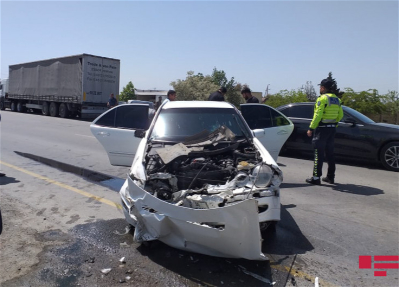 Четыре человека пострадали в ДТП на дороге Гаджигабул-Сабирабад