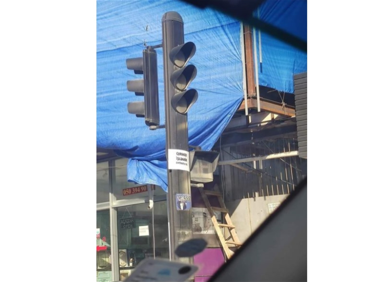 «Будьте осторожны – красный не работает!»: Странный бакинский светофор - ФОТОФАКТ
