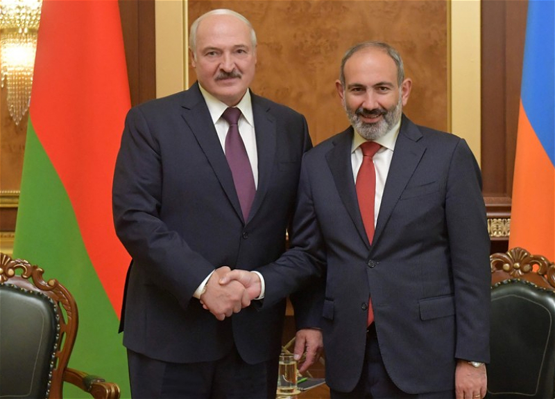 Лукашенко обсудил с Пашиняном ситуацию на границе Армении и Азербайджана
