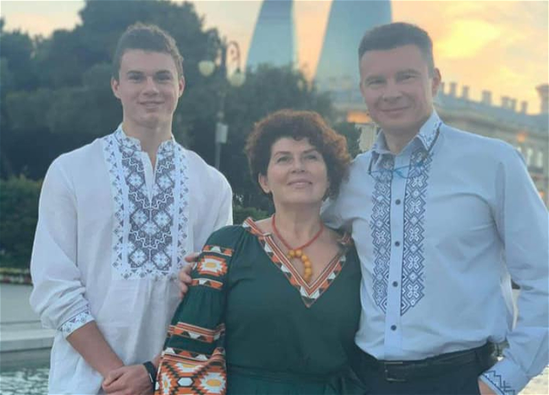 Украинцы отметили Всемирный день вышиванки на Бакинском бульваре - ФОТО - ВИДЕО