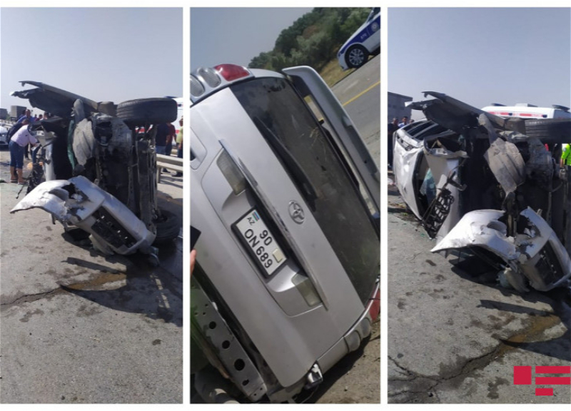 В Гаджигабуле перевернулся автомобиль, пострадали 6 членов одной семьи