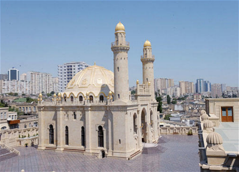 В Азербайджане открываются мечети, церкви и синагоги