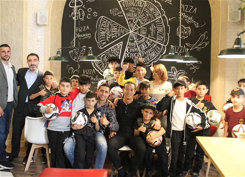 Arzular həyata keçir. “Bella Pizza” və Keysuke Honda uşaq evinin kiçik sakinlərinə bayram hədiyyə ediblər
