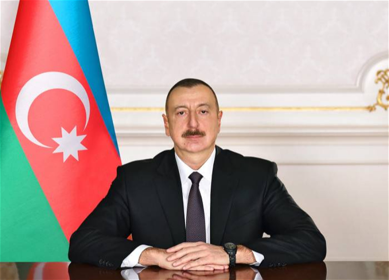 Президента Ильхама Алиева продолжают поздравлять с Днем Республики