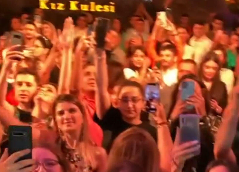Toy deyil, Mustafa Cecelinin Bakı konsertidir... - VİDEO