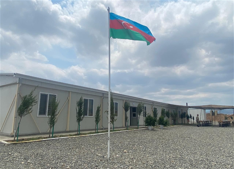 На освобожденных землях Азербайджана военным передано до 60 пунктов размещения модульного типа