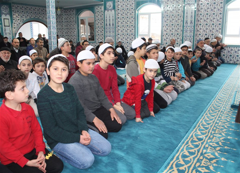 Запрет на посещение мечетей детьми до 14 лет отменен