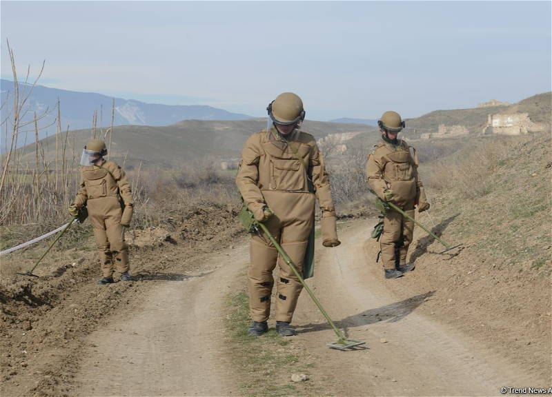 Азербайджан передал Армении 15 задержанных армян в обмен на карты минных полей Агдамского района