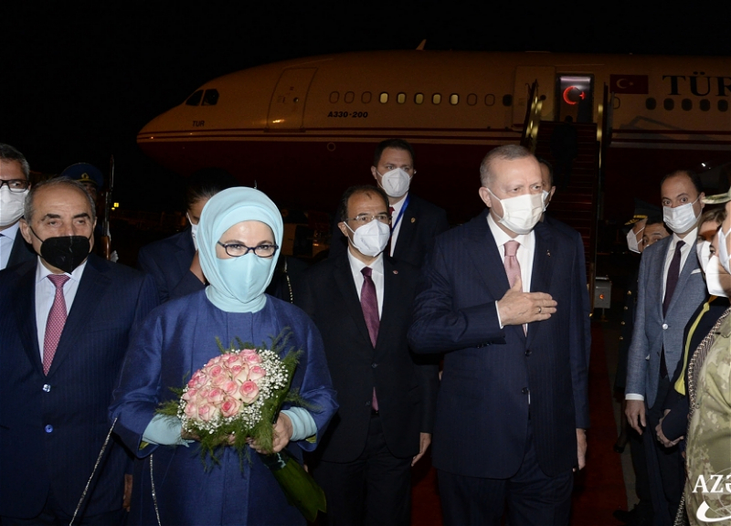 Президент Турции Реджеп Тайип Эрдоган прибыл с официальным визитом в Азербайджан