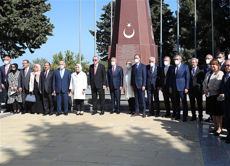 Президент Турции почтил в Баку память павших героев - ФОТО